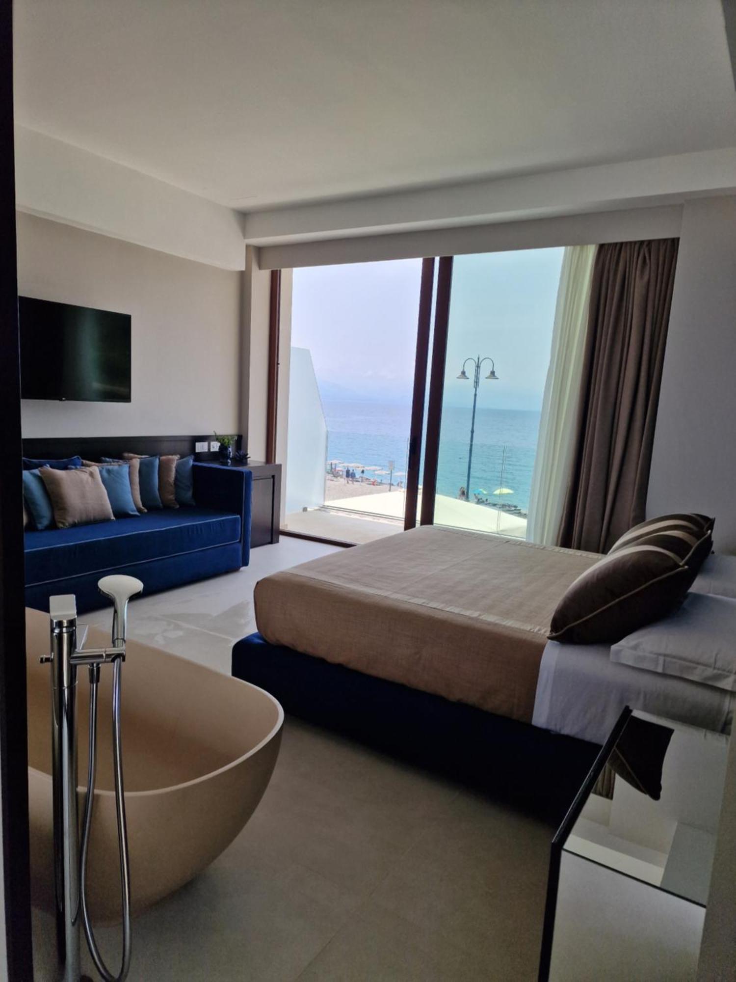 Ngonia Bay Boutique Hotel Milazzo Exterior foto